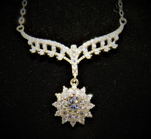 Dainty Flower Moissanite Necklace